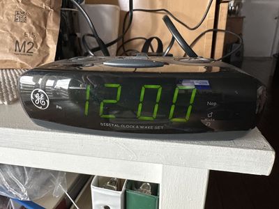 GE Radio Alarm Clock