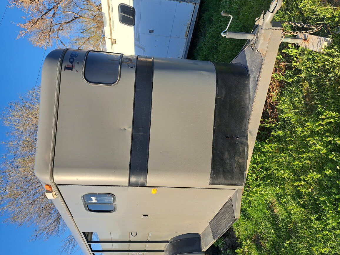 horse trailer for Rent  3 horse.