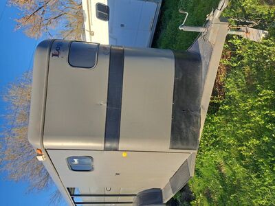 horse trailer for Rent 3 horse.