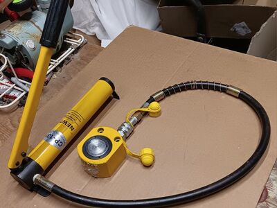 Newtry CP-180 Hydraulic Jack