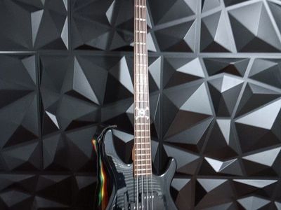 RARE 2006 FENDER Squier MB-4 Skull & Cross-Bones B