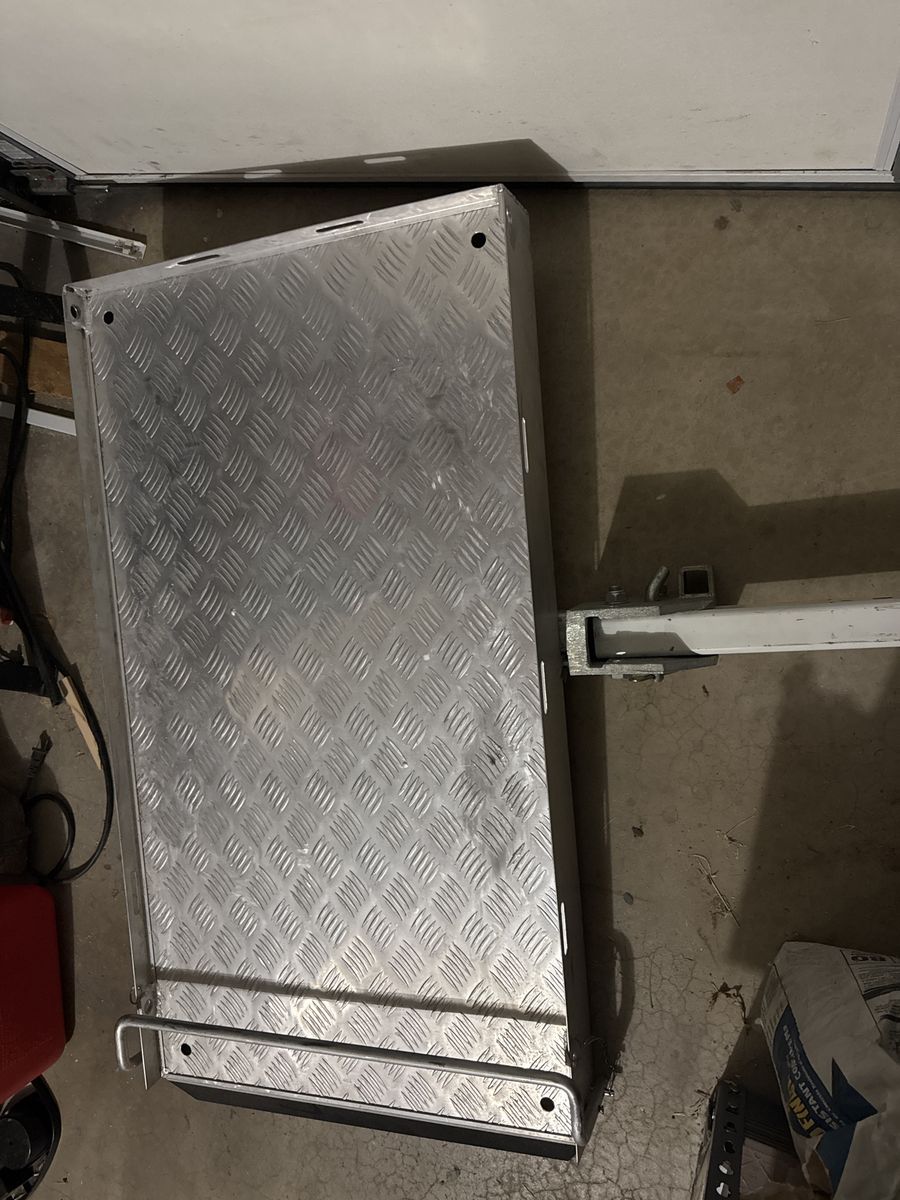 Hitch Cargo Wheelchair Carrier tilt-able for Loading