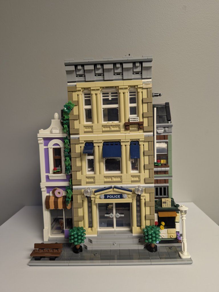 LEGO Creator Expert Police Station 10278 Modular Building Set - Used, Complete