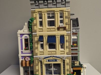 LEGO Creator Expert Police Station 10278 Modular Building Set - Used, Complete