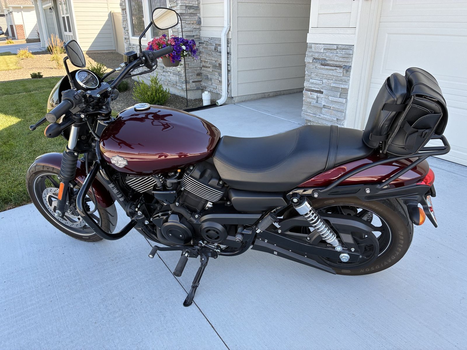 2015 Harley-Davidson Street 750 Motorcycle - Burgundy / Black