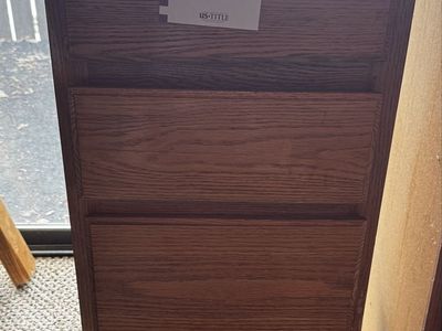 Base cabinet