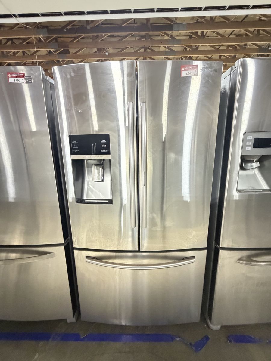 BEAUTIFUL SAMSUNG STAINLESS FRENCH DOOR FRIDGE