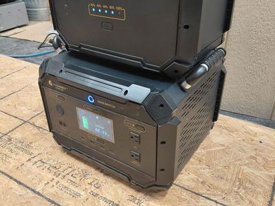 3000 Watt Lion Energy Inverter, Safari ME, Life PO 4 Home Back Up energy storage, Pure Sine Wave 600 watts new solar panels