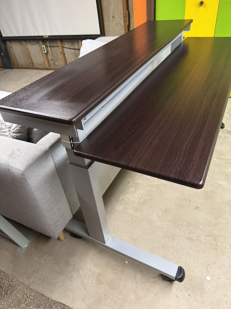 Manual Crank Sit-Stand Desk – Adjustable Height, Dual-Tier Top