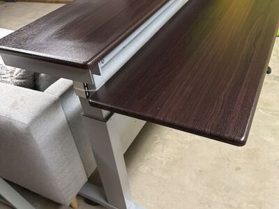 Manual Crank Sit-Stand Desk – Adjustable Height, Dual-Tier Top