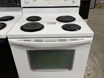 Whirlpool Electric Range White 4-Burner Freestanding Stove with Oven