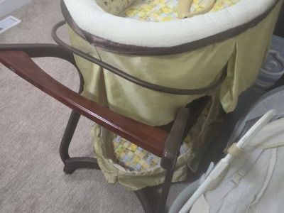 Unbranded Baby Bassinet - Portable & Adjustable - Gently Used