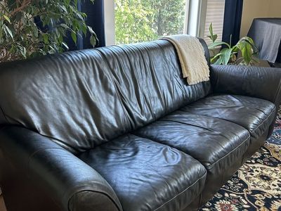 Natuzzi Genuine Italian Leather Sofa – Black – Excellent Condition