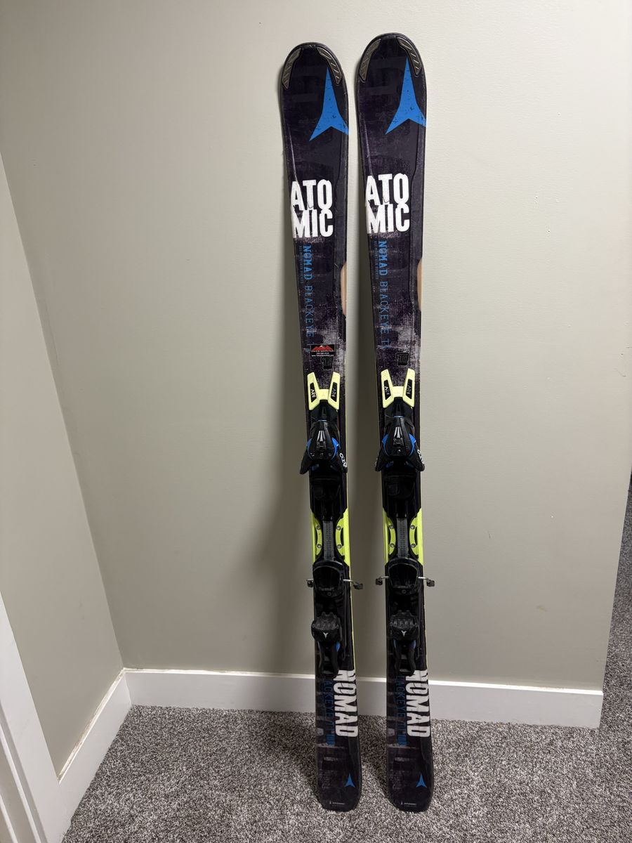 Atomic Nomad Blackeye Ti 160cm Skis + XTO 12 Bindings