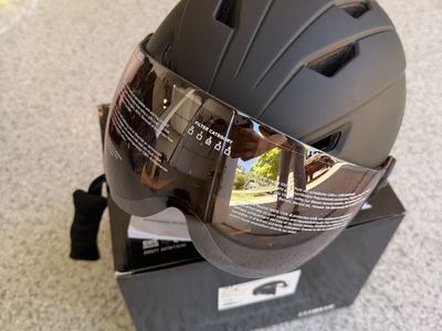 Bliz Jet Visor Jr Youth Ski/Snowboard Helmet XS (48–52 cm) – Brand New