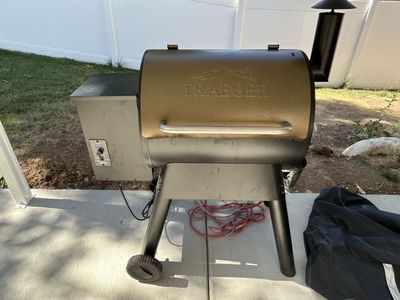 Traeger Pellet Grill (Bronze/Black) - Wood-Fired Outdoor Cooking Smoker BBQ