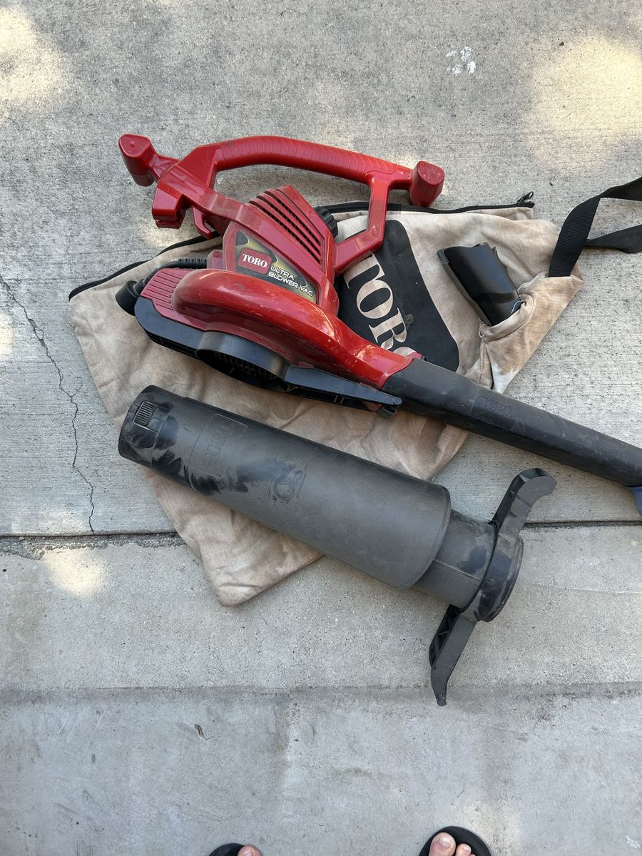 Toro Ultra Blower Vac Leaf Blower and Vacuum with Bag and Tubes