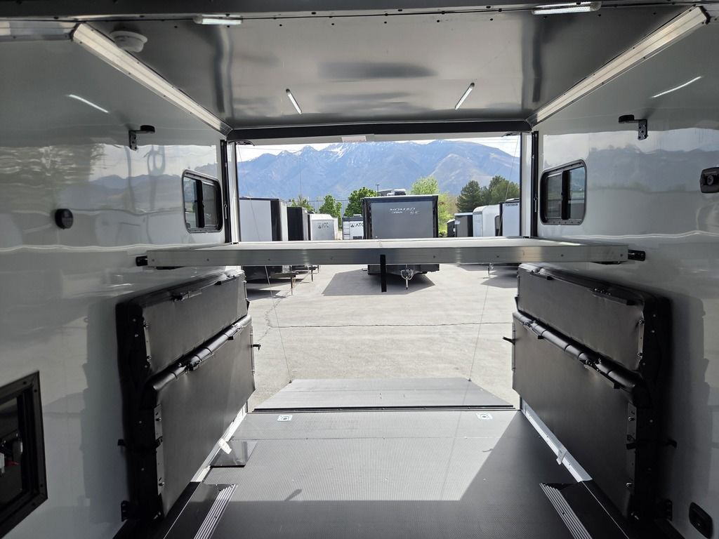Main image 172
