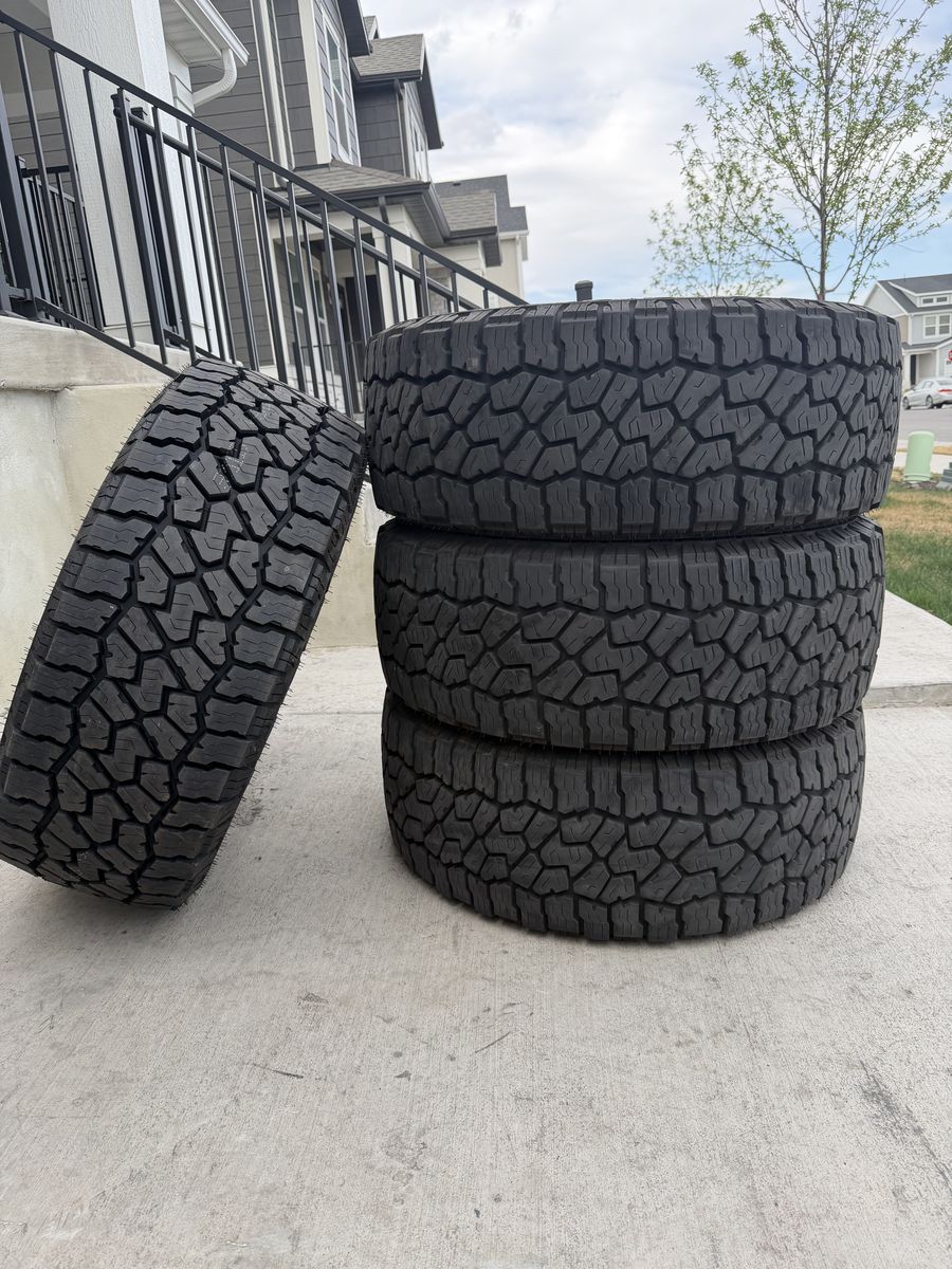 35/12.50R18 Falken Wildpeak AT4W Load F almost new