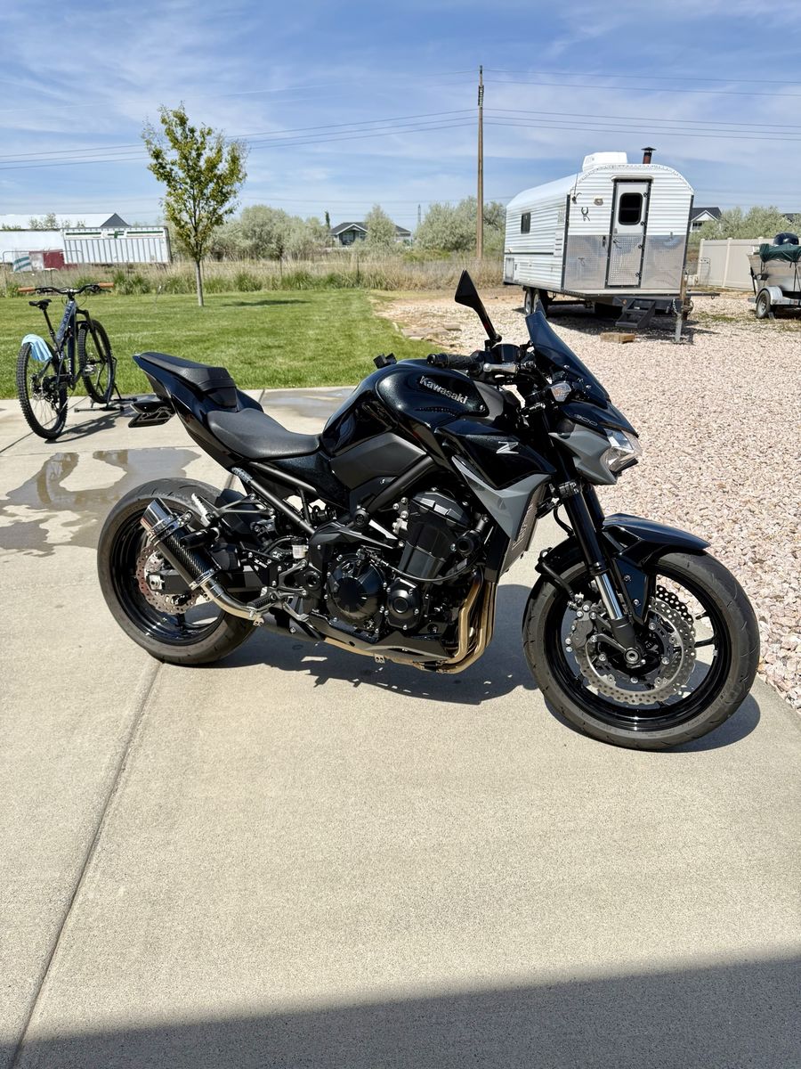 2024 Kawasaki Z900 ABS | 2,500 Miles | Full Exhaust + 2WDW Tune