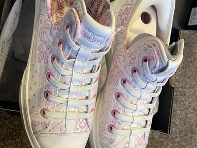Skechers x Snoop Dogg One - Double G White/Pink Paisley Slip-Ins Sneakers Size 9