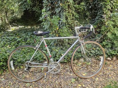 Vintage Schwinn le tour bicycle