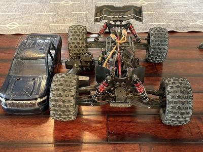 Arrma Kraton 6s V5 BLX 1/8 scale