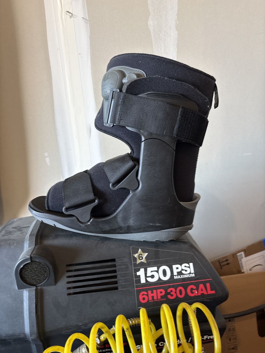 Medical Boot Clean Size 8