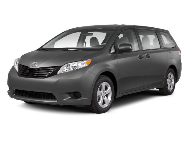 2013 Toyota Sienna LE 8-Passenger