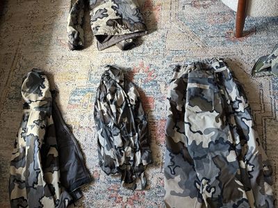 Kuiu youth set vias