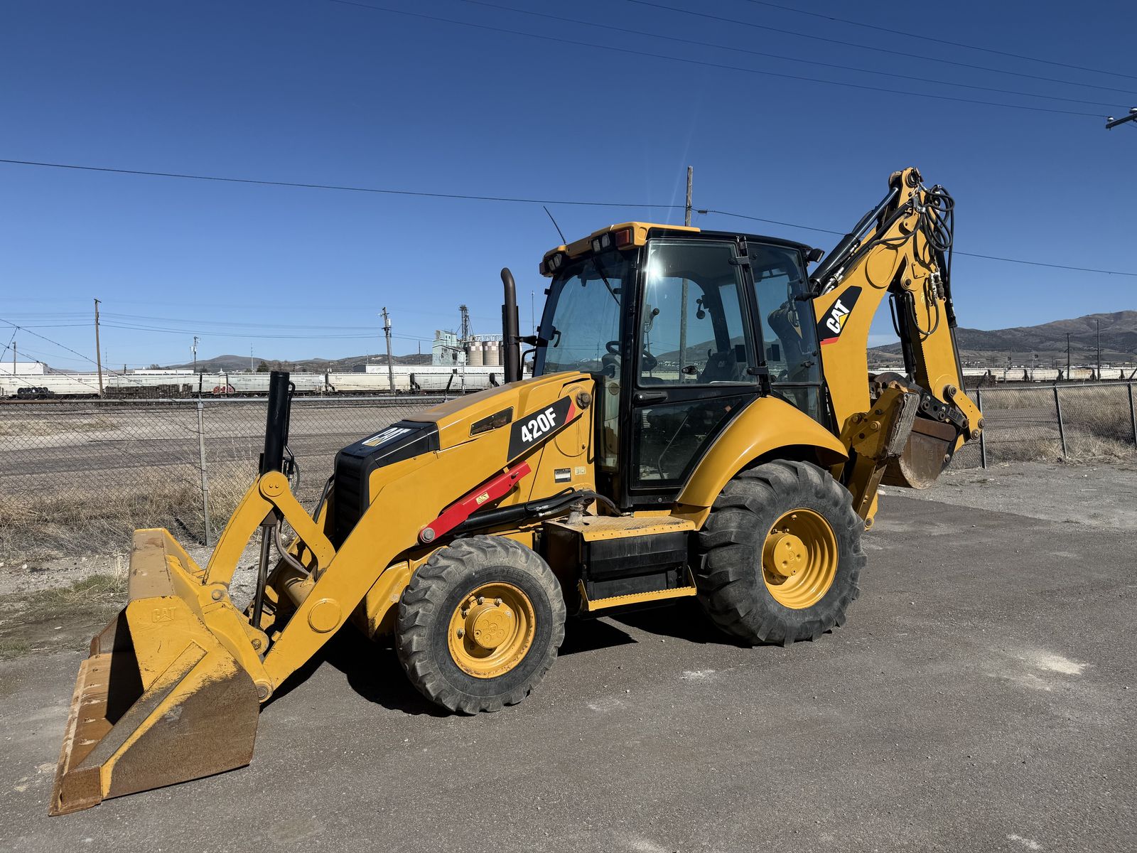2015 Cat 420F Backhoe