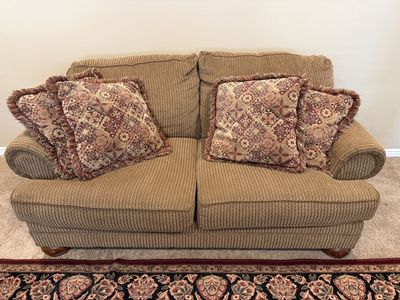 Brown Loveseat / Couch – Excellent Condition – Smoke & Pet Free Home