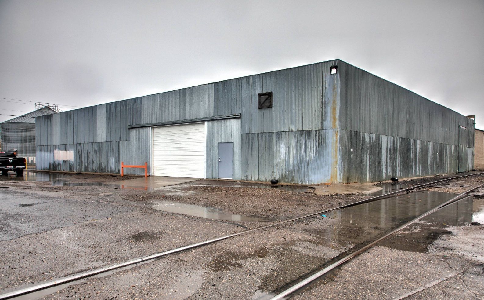 Main image 3