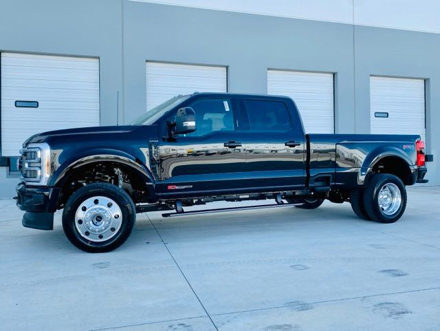 2026 Ford F-450 Super Duty Platinum