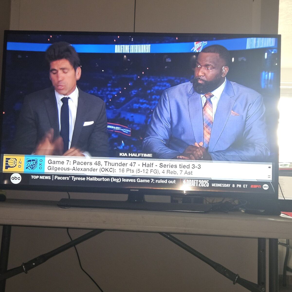 Samsung 4K UHD smart TV. 48"