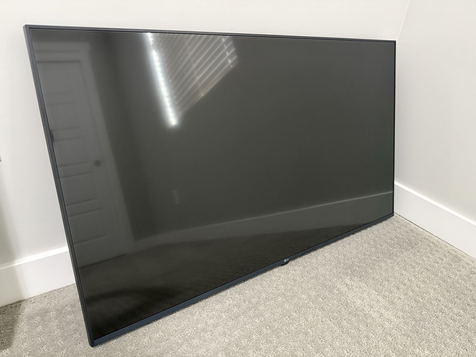 43” LG UHD Smart tv