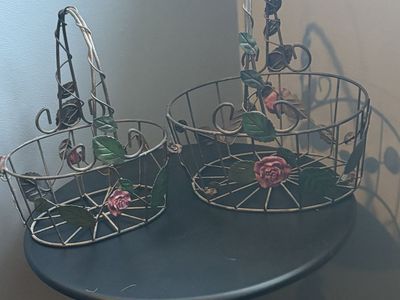 Vintage Rose Metal Basket Set – Set of 2