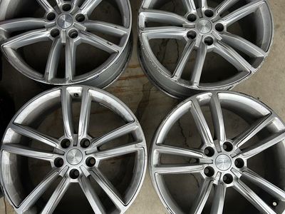 Tesla Model S 19 Inch OEM Silver Slipstream Wheels Set of 4
