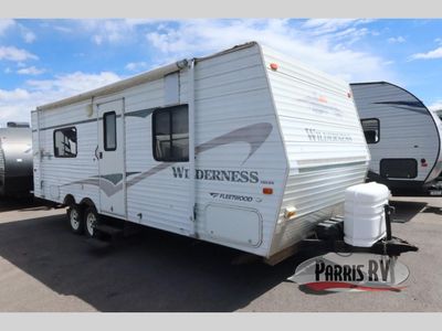 Used 2005 Fleetwood RV Wilderness 250FQ