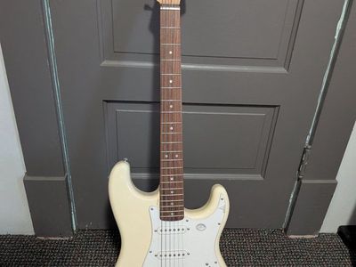 Fender Squire bullet strat