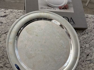 Oneida Jefferson Round Silver Plated Serving Tray with Box