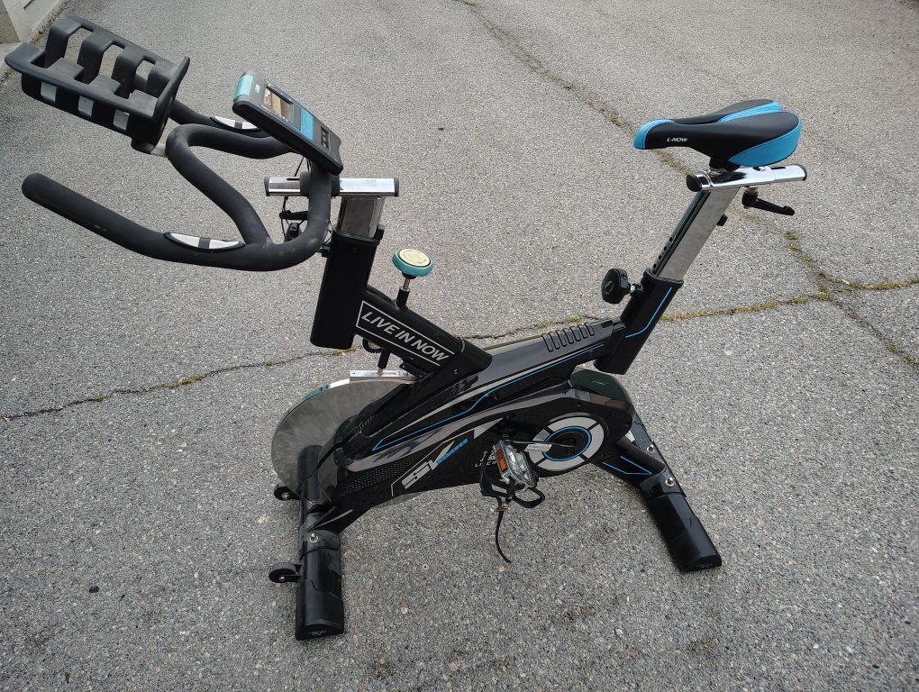 L NOW LD582 Indoor Cycling Bike.