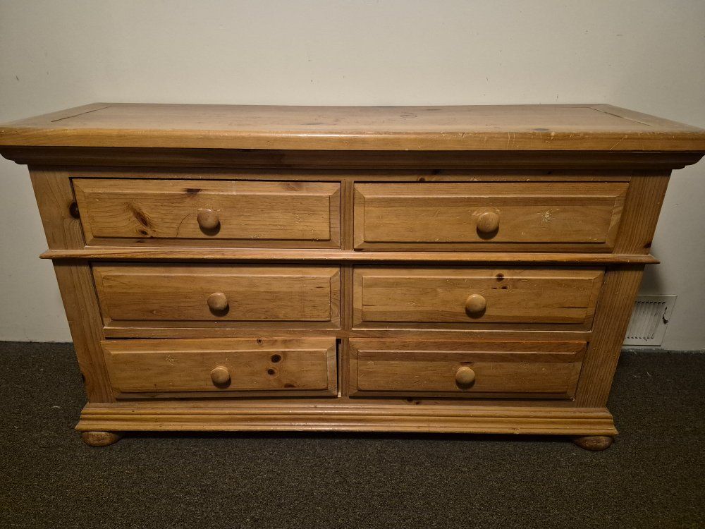 Broyhill Wooden 6-Drawer Dresser