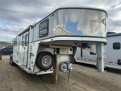 USED 2012 Classic 2 Horse Living Quarters