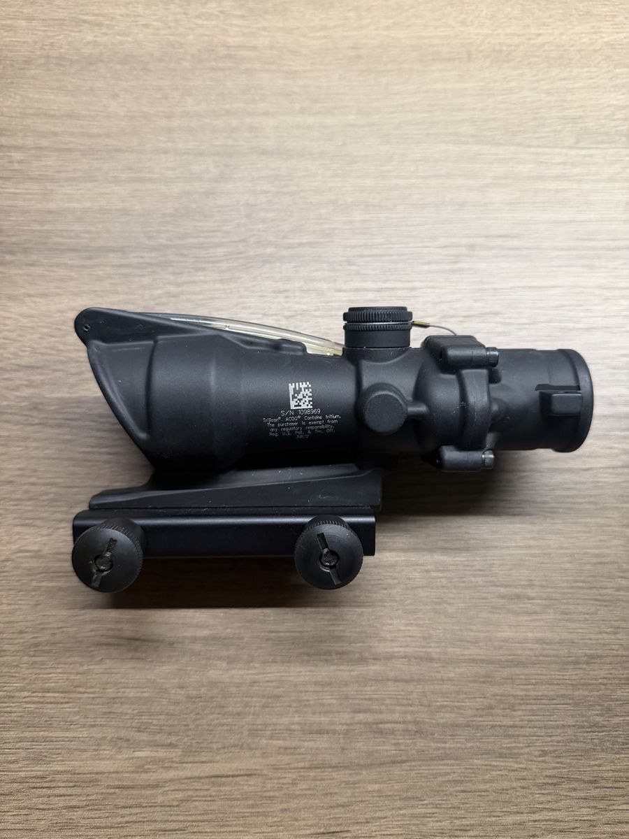 Trijicon ACOG 4x32 .223 BDC Dual Illumination Green Chevron – Like New