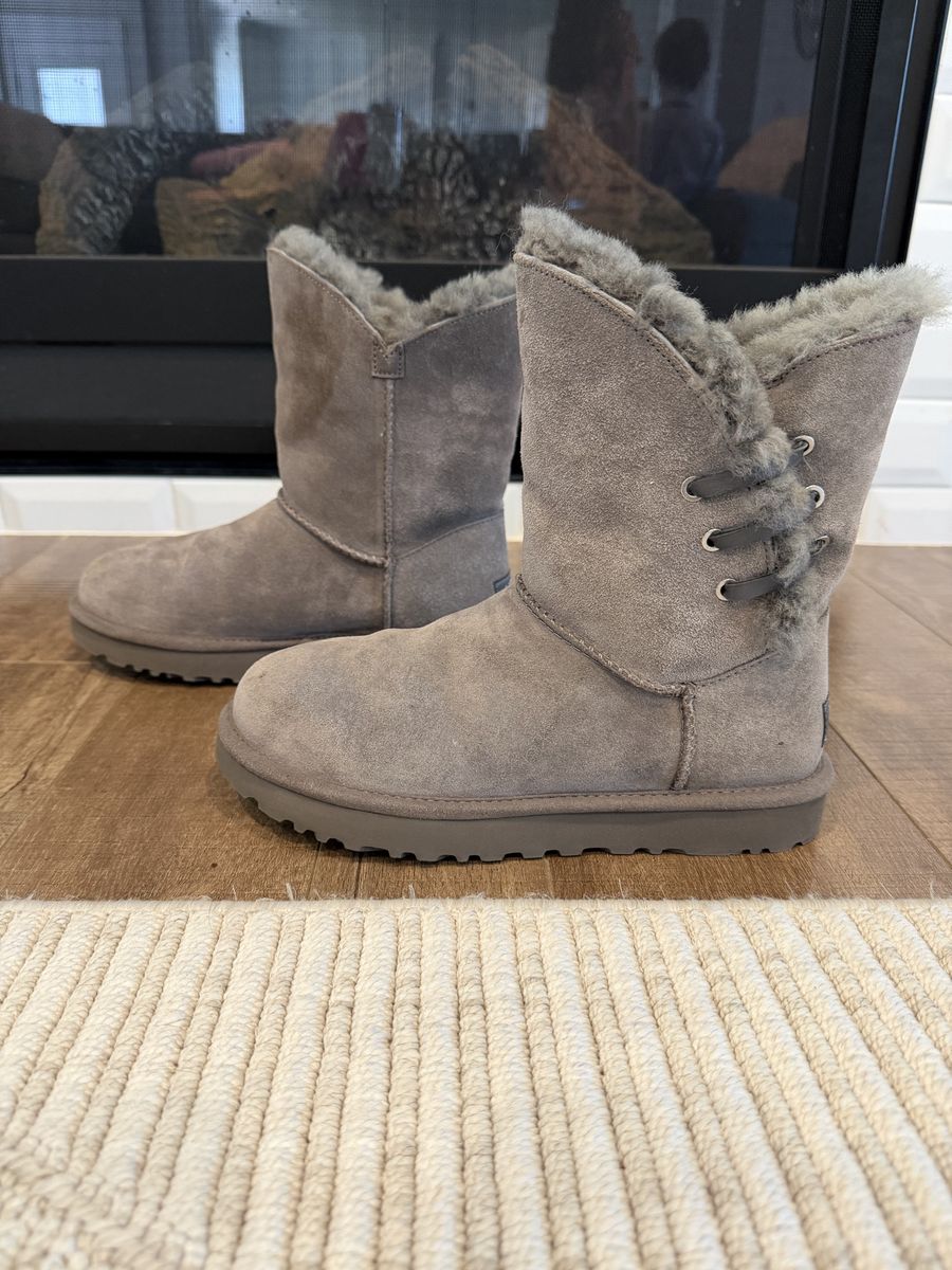 UGG Grey Suede Side Corset Laced Shearling Winter Boots Size 6