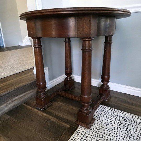 SOUTH CONE SEVILLA ROUND TABLE, MAHOGANY W/INSET LEATHER