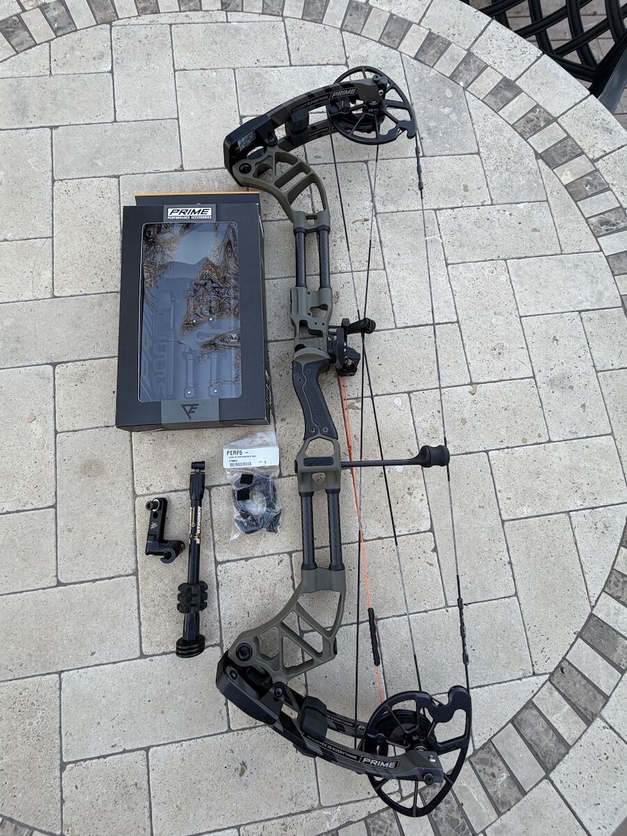 2025 Prime Form 34 - RH, 70# (Complete Package or Bare Bow)