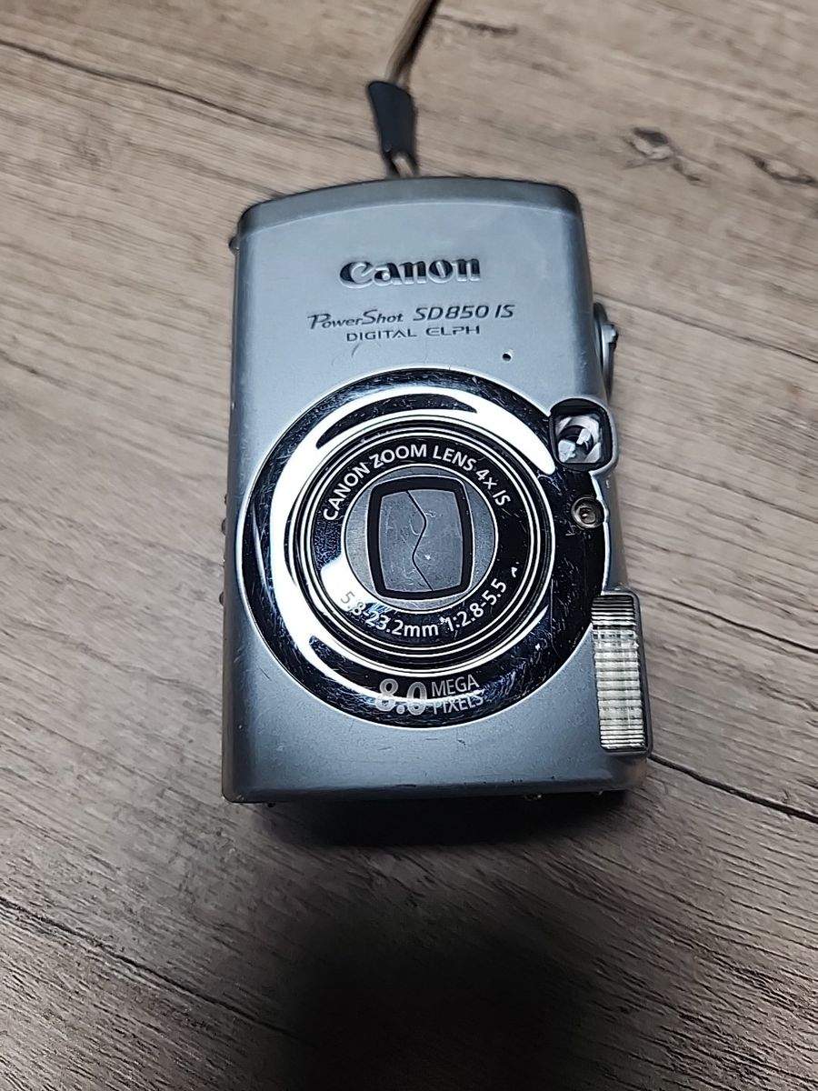 Canon PowerShot SD850 IS Silver 8MP w/ Case and SD Digital Elph Tested