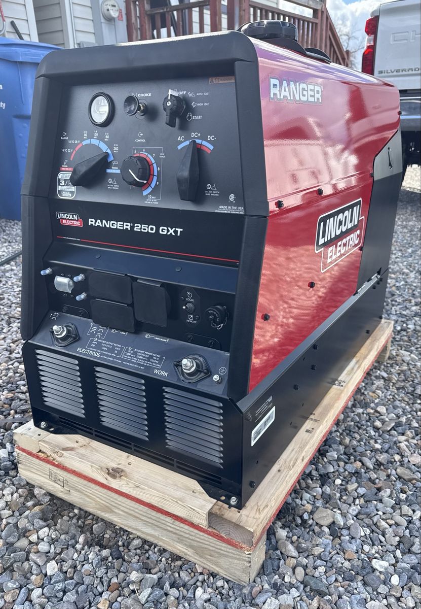 Lincoln Electric Ranger 250 GXT Engine Driven Welder (Kohler), w/ Electric Fuel Pump